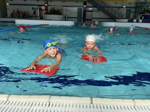 Třeťáci na plaveckém výcviku