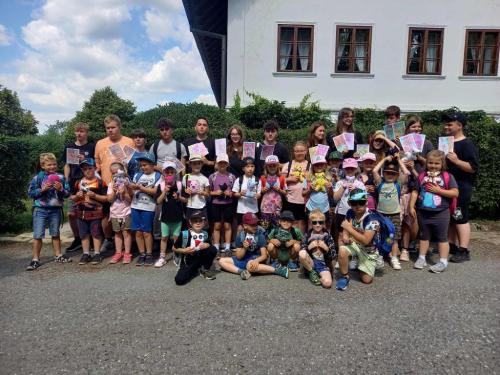 Společná vycházka prvňáků a deváťáků k Bučickému mlýnu